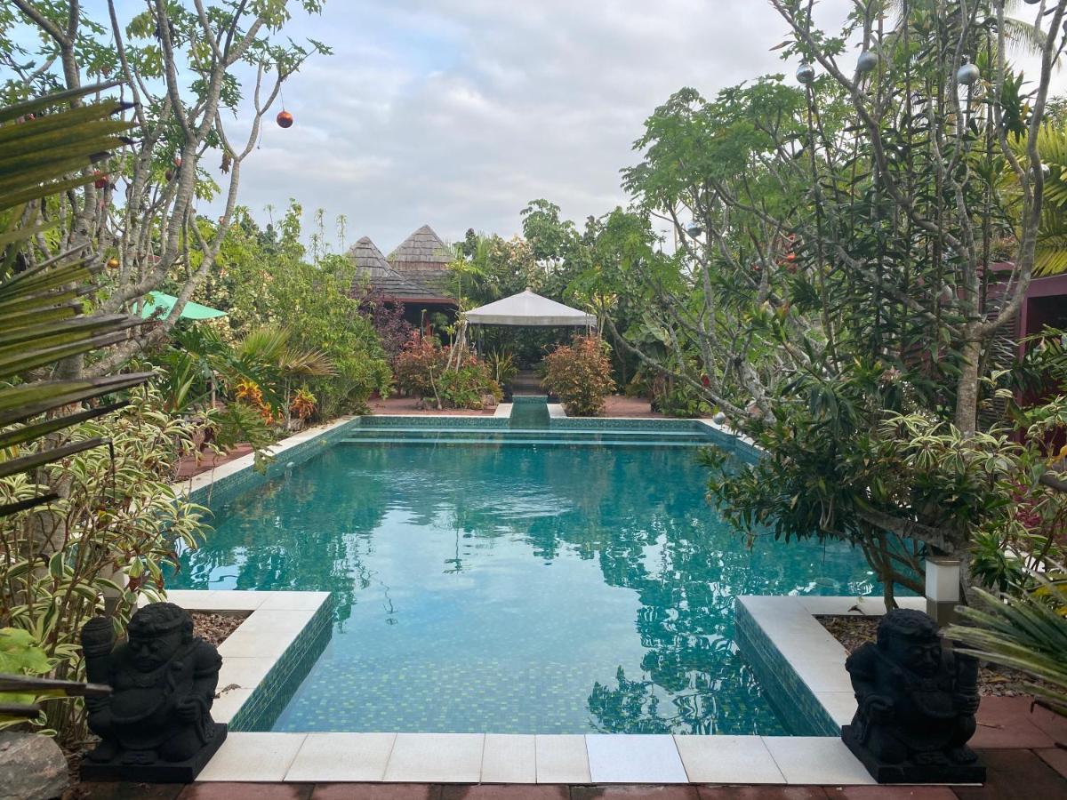 Taman Indah Resort Tamanredjo Exterior photo