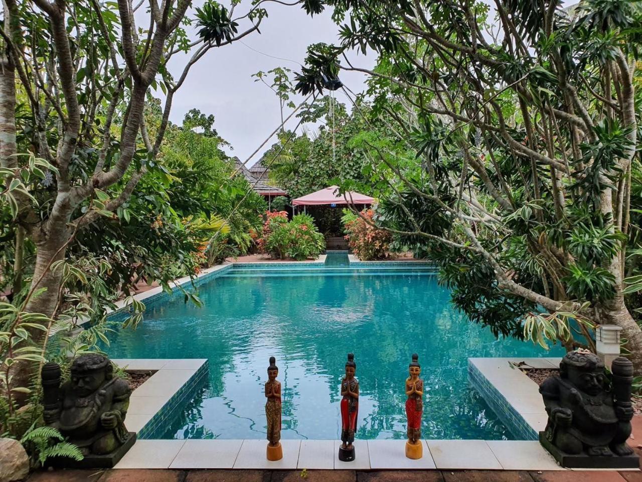 Taman Indah Resort Tamanredjo Exterior photo
